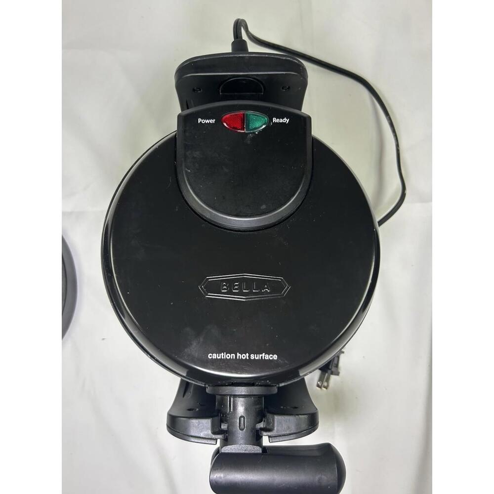 Bella Non-Stick Rotating Belgian Waffle Maker Model TSK-2126W